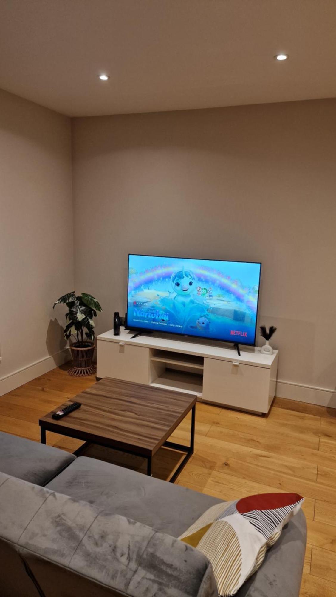 London City Apartment Ealing Buitenkant foto